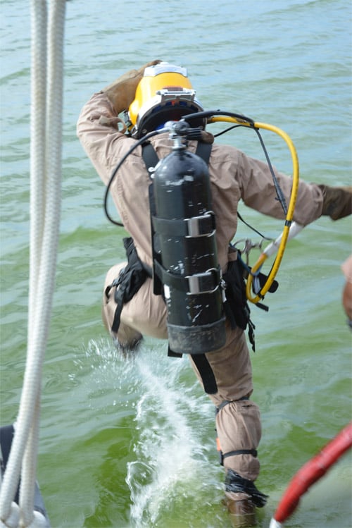 VA Beach Seabee divers provide Hurricane Sandy relief for GITMO ...