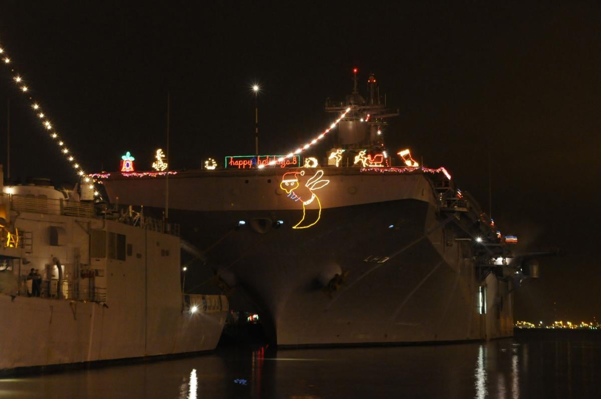 Are The Ships At Norfolk Naval Base Decorated For Christmas 2022 Navy Ships Engage In Operation Decorama | Photos | Militarynews.com