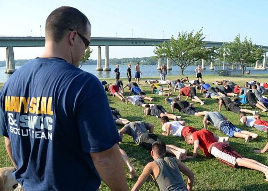 Navy Seals Bring Motivation Challenge To Us Naval Academy Wrestling Camp Top Stories Militarynews Com