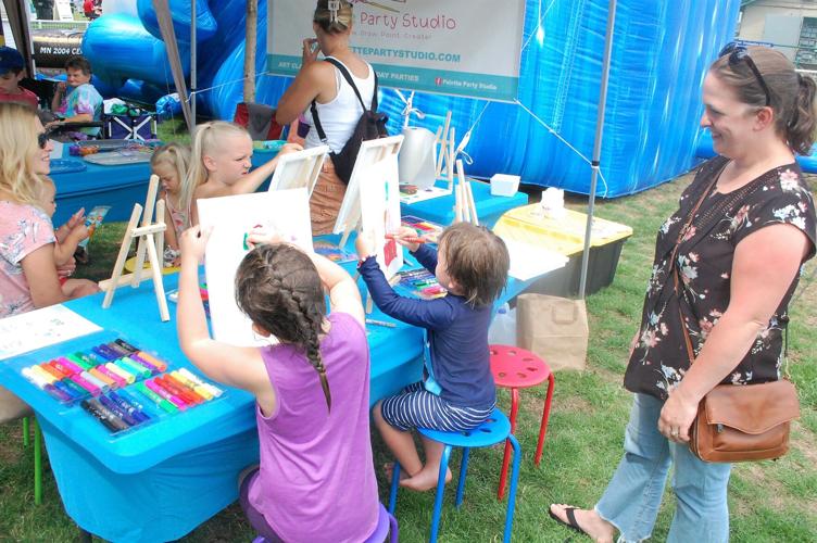 Gladstone Community Festival fun includes music, food, art unveiling