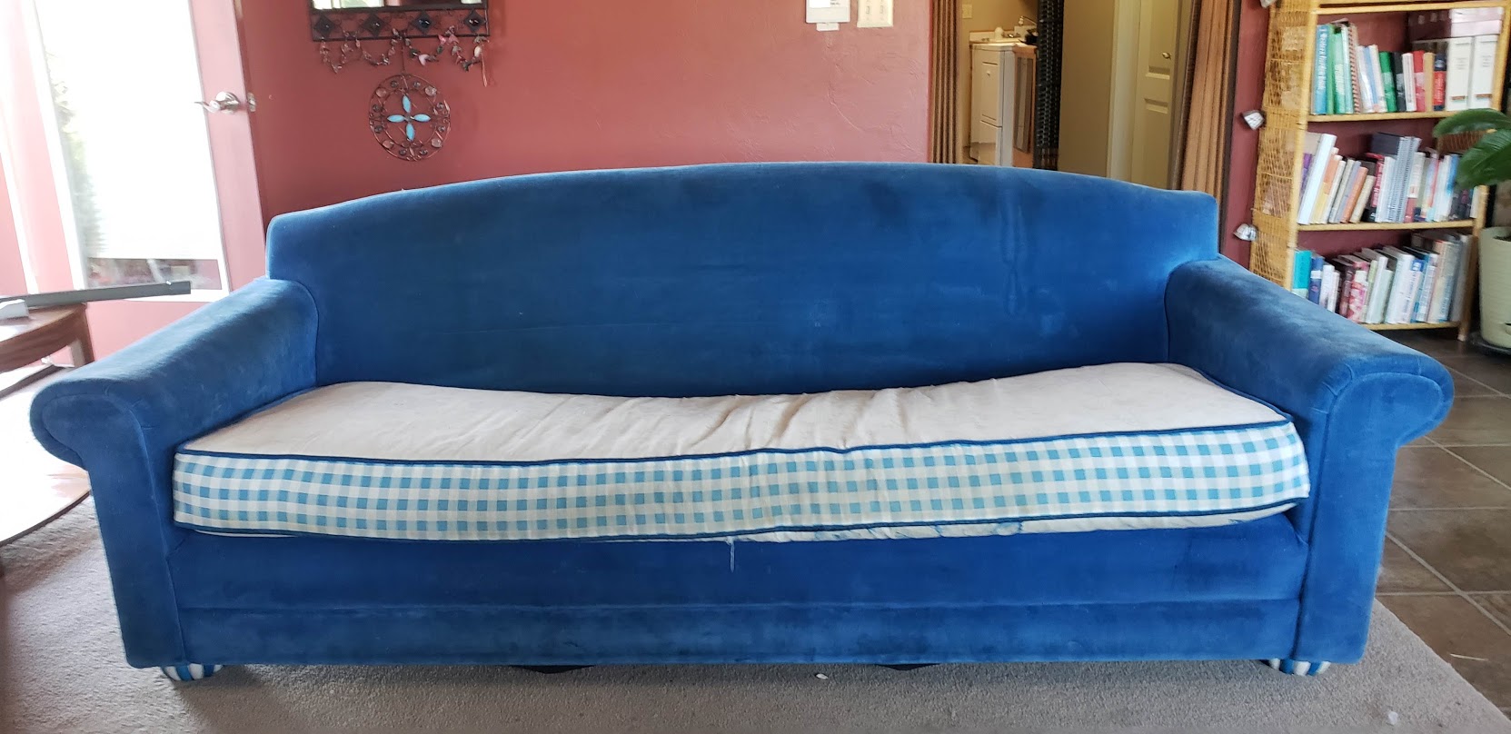 FREE COUCHES FOR FREE