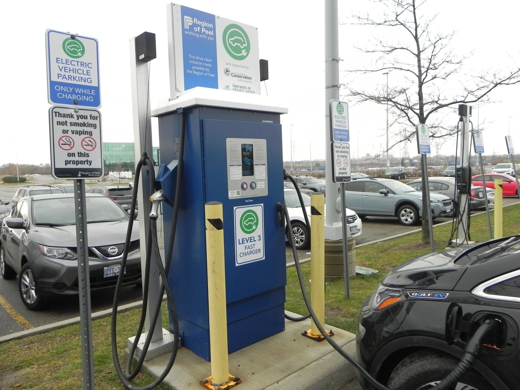 Cost of charging electric car at online public station