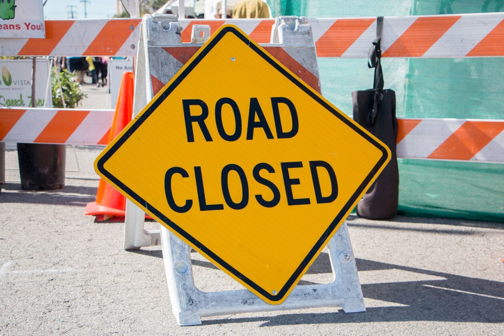 TRAFFIC ALERT Struck gas line prompts road closures in