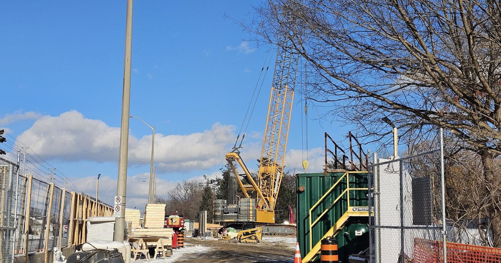 Massive Mississauga sewer project shuts Lakeshore park , lanes