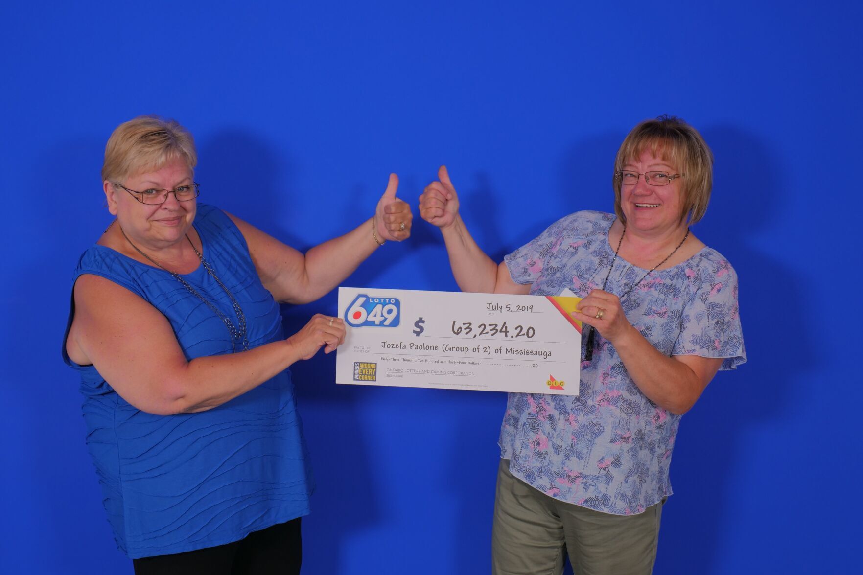 Mississauga friends win 63 000 in Lotto 6 49 together