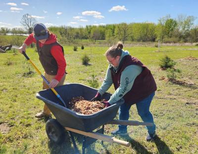 Volunteers lend a hand at Lee County Conservation