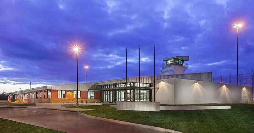 Inmate convicted of murdering wife in 1992 dies at Fort Madison prison