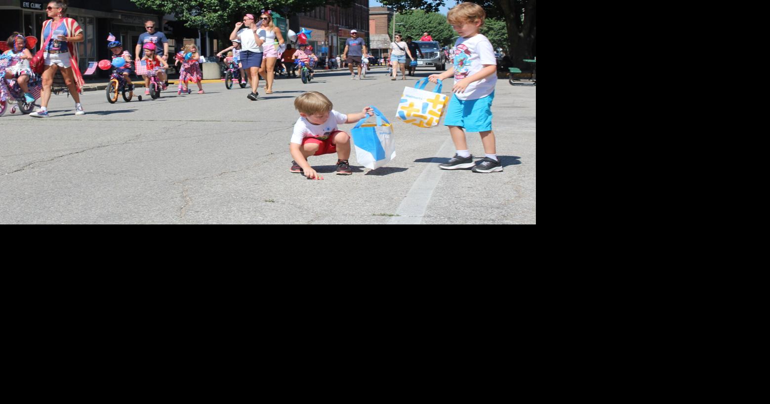 Kids, dogs, and others march down Ave. G for 113th annual Charlie Korschgen 4th of July Kiddie Parade | Daily Democrat, Fort Madison, Iowa