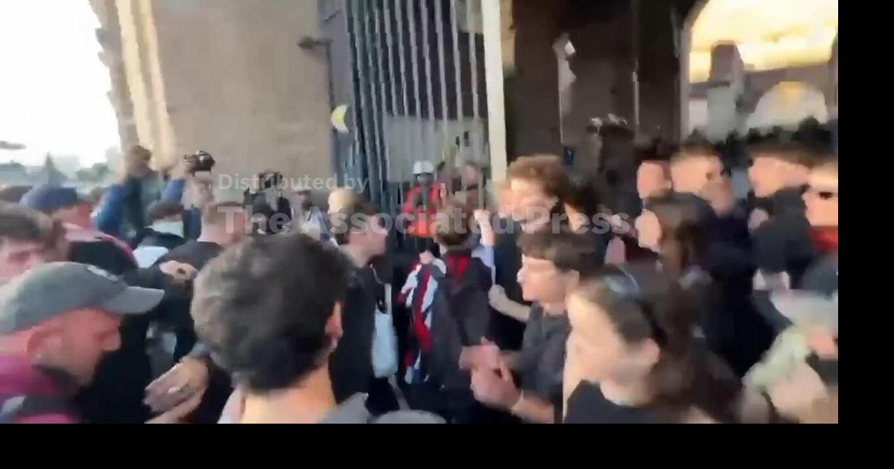 Protesters forcibly enter the world-renowned Colosseum in Rome ...