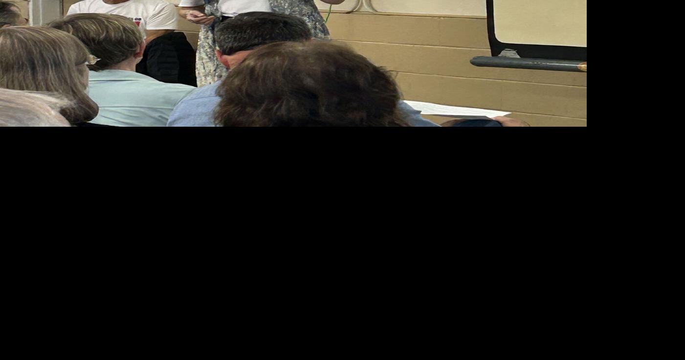 Des Moines Cty No! CWECS group holds public forum opposing wind turbine construction in county