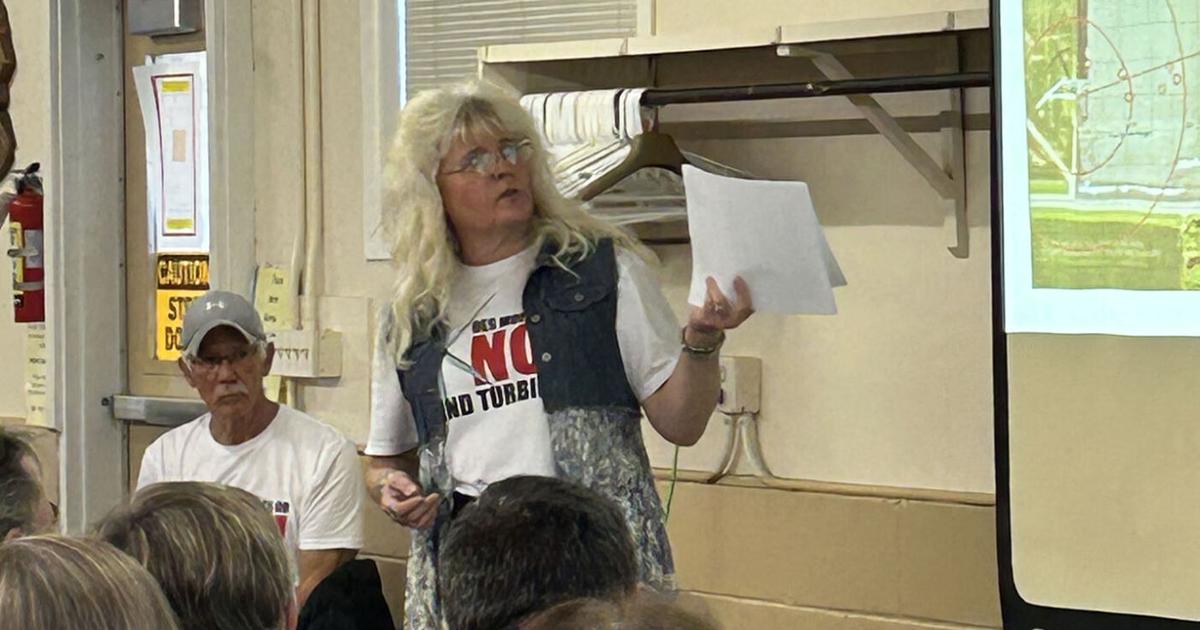 Des Moines Cty No! CWECS group holds public forum opposing wind turbine construction in county