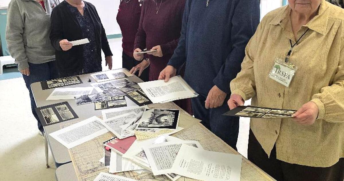 Lee County Retired School Personnel group meets