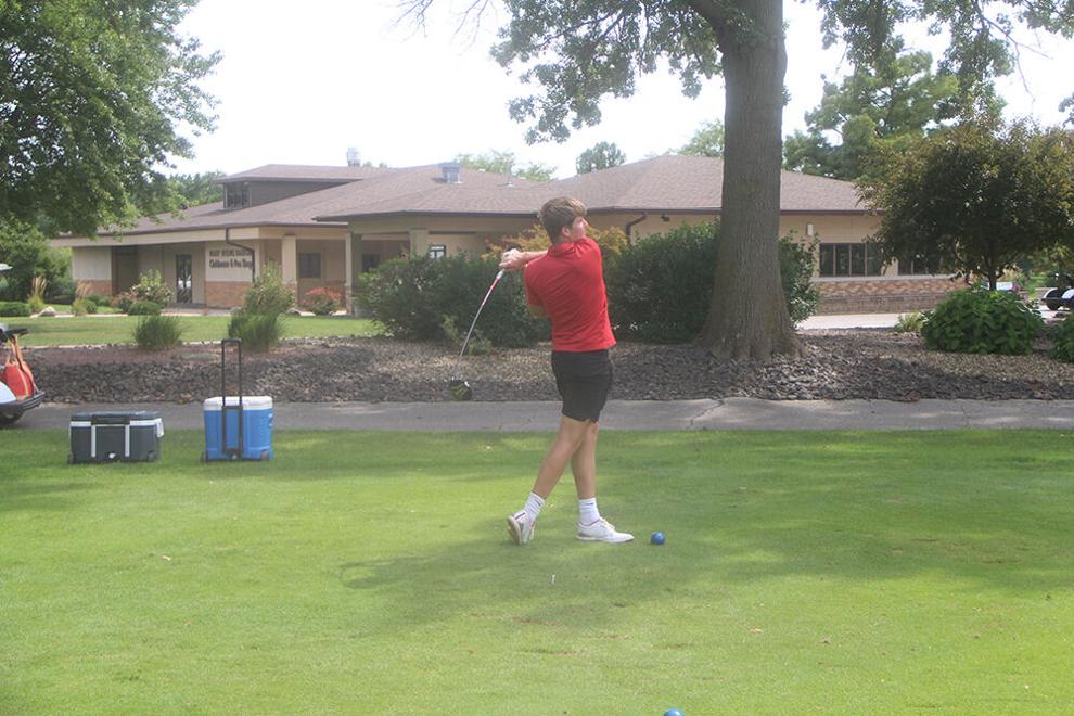 Golf: Wade Gooding advances and Titans finish 12th at the IHSA golf regional