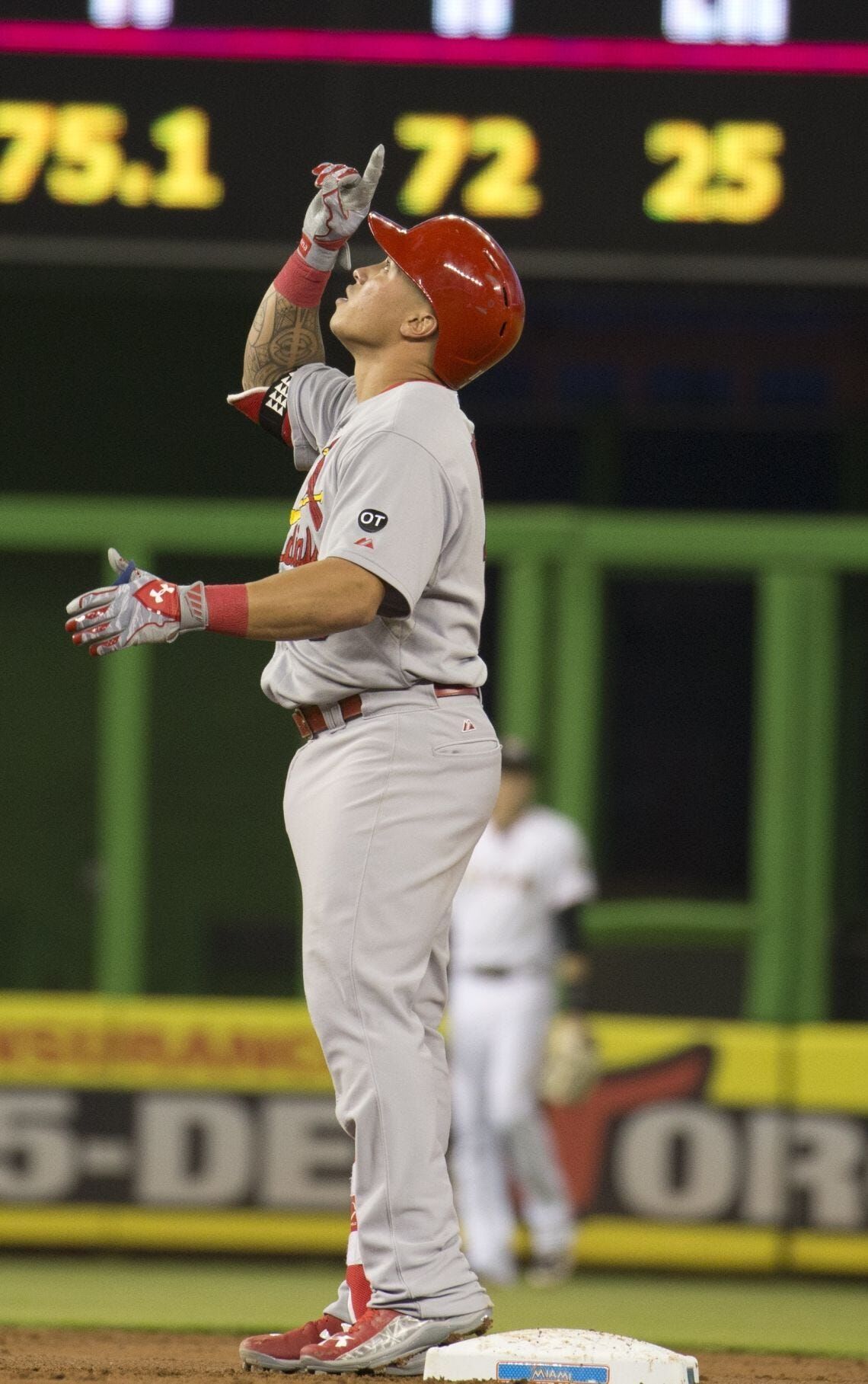 Lynn, Cards fall to Marlins