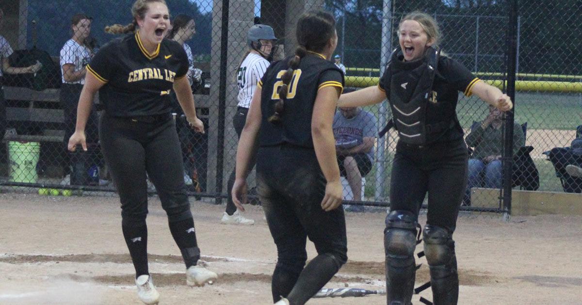 Central Lee clinches share of first title since 1979 - Vimarsana News