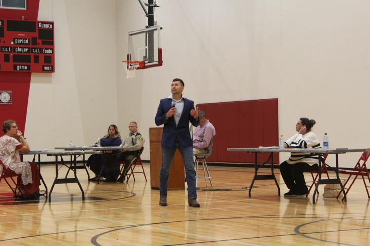 Vandenberg and er share contrasts, visions for the future in sheriff