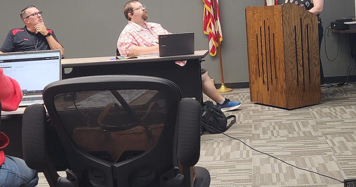 School board learns about Beyond the Bell program