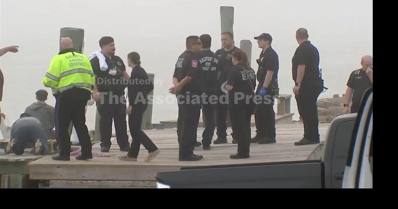 At least 5 people killed in medical transport plane crash in Texas