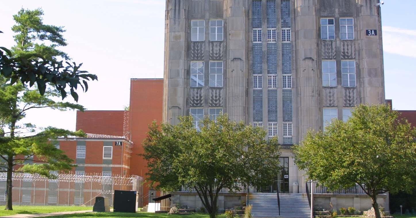 Former Mount Pleasant corrections officer fired for flashing gun and badge during domestic incident loses unemployment appeal (copy) - Vimarsana News