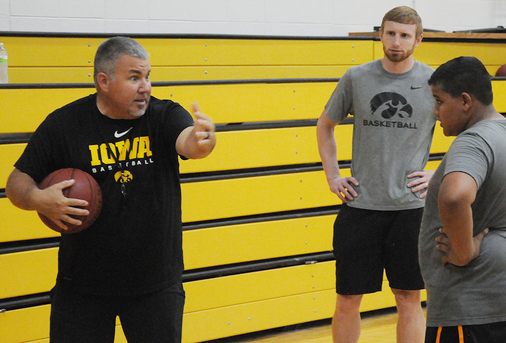 Gesell Spends Day Helping With Central Lee Youth Basketball Camp Local Mississippivalleypublishing Com