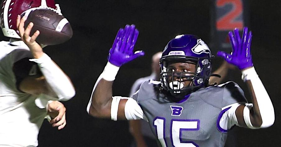 Prep footbal: Burlington scores late to edge Oskaloosa in home opener