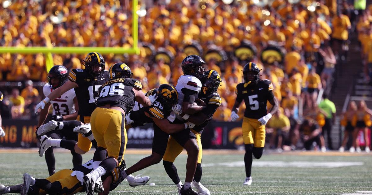 Iowa defense 260908