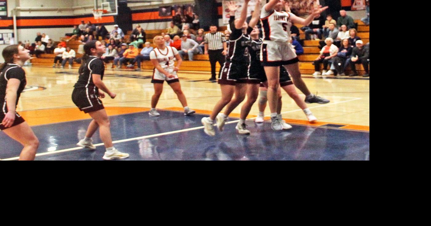 Illini West girls upset Havana is Prairieland action at home on Thursday night