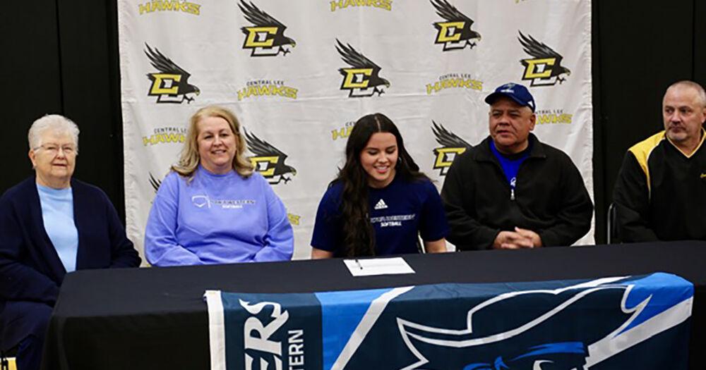 Sandoval commits to Iowa Western Community College to play softball