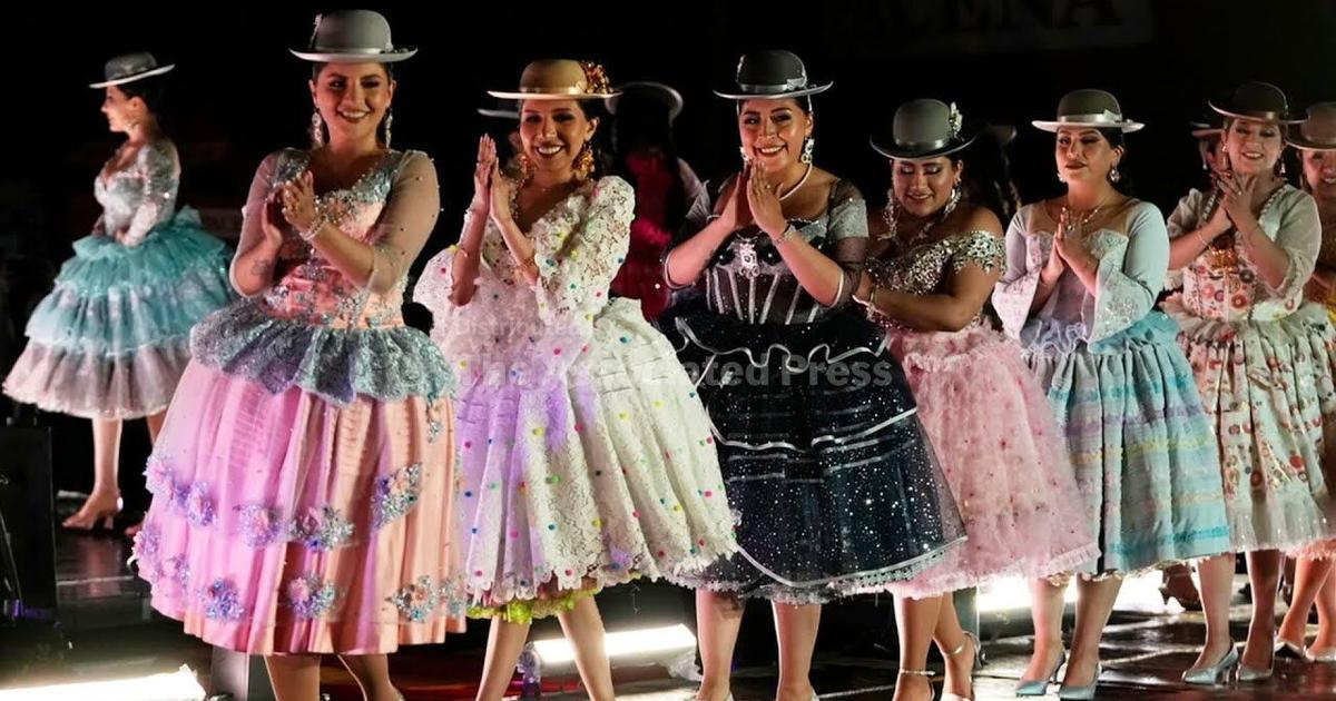 La Paz honors Indigenous women in fashion festival for 477th anniversary
