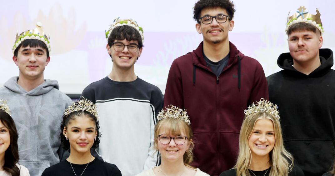 News Bits: Daiquiris, dance royalty, art center, retail blogs