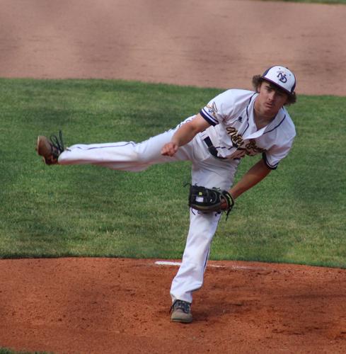 Hunter Shipley throws