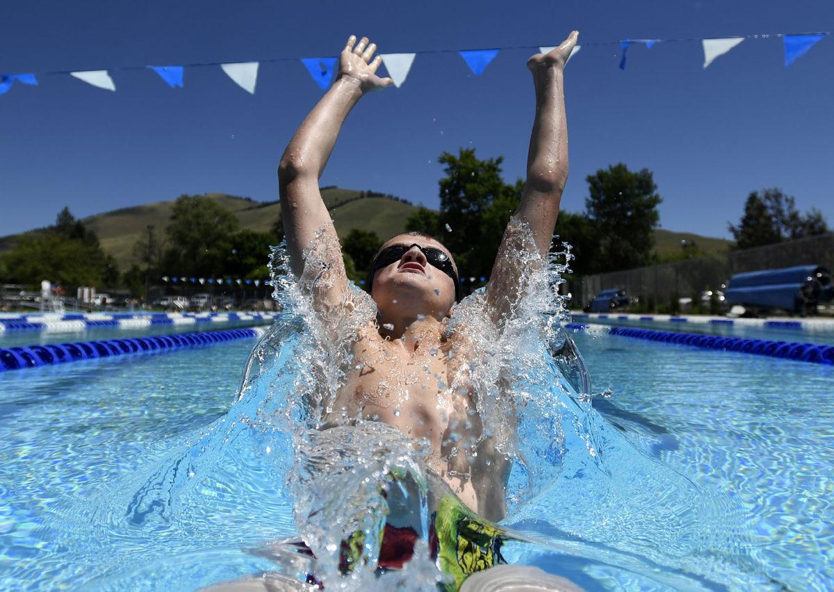 Big sperm shooting teen boy dick