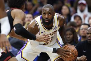 LeBron James to sign with 76ers, forming new super team in Philadelphia