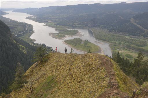 Steep scramble in Columbia Gorge offers jaw-dropping views