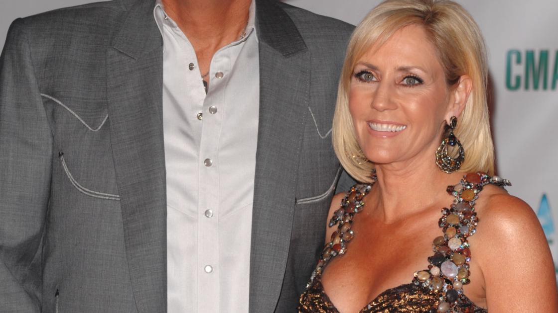 Using twitter for customer service Using twitter for customer service