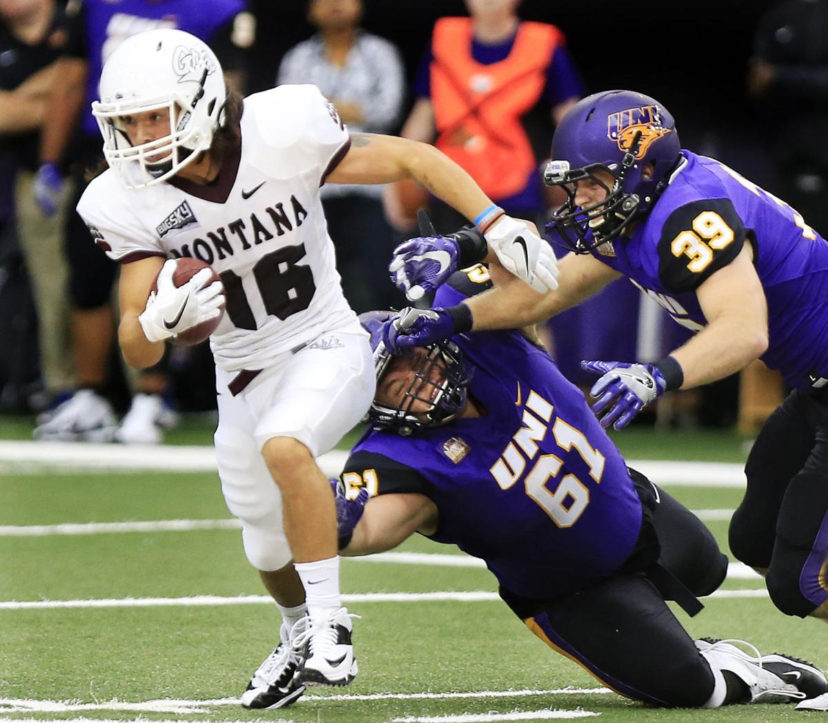 091116 griz vs NIU--34tm.jpg