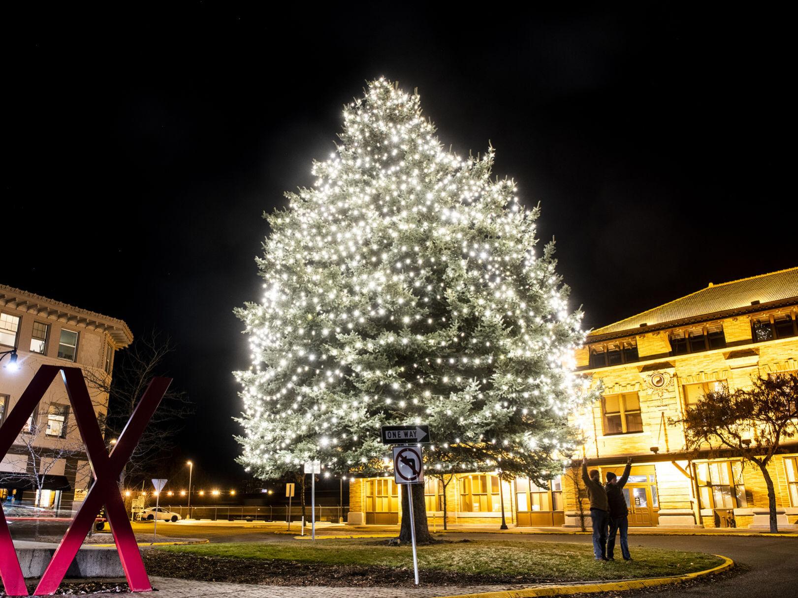 Holidays Amid Covid 19 Missoula Celebrations Look Different Than Years Past Local News Missoulian Com Christmas December Missoula 2021