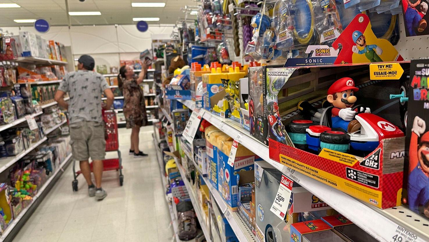 Tips to avoid going into debt for holiday shopping