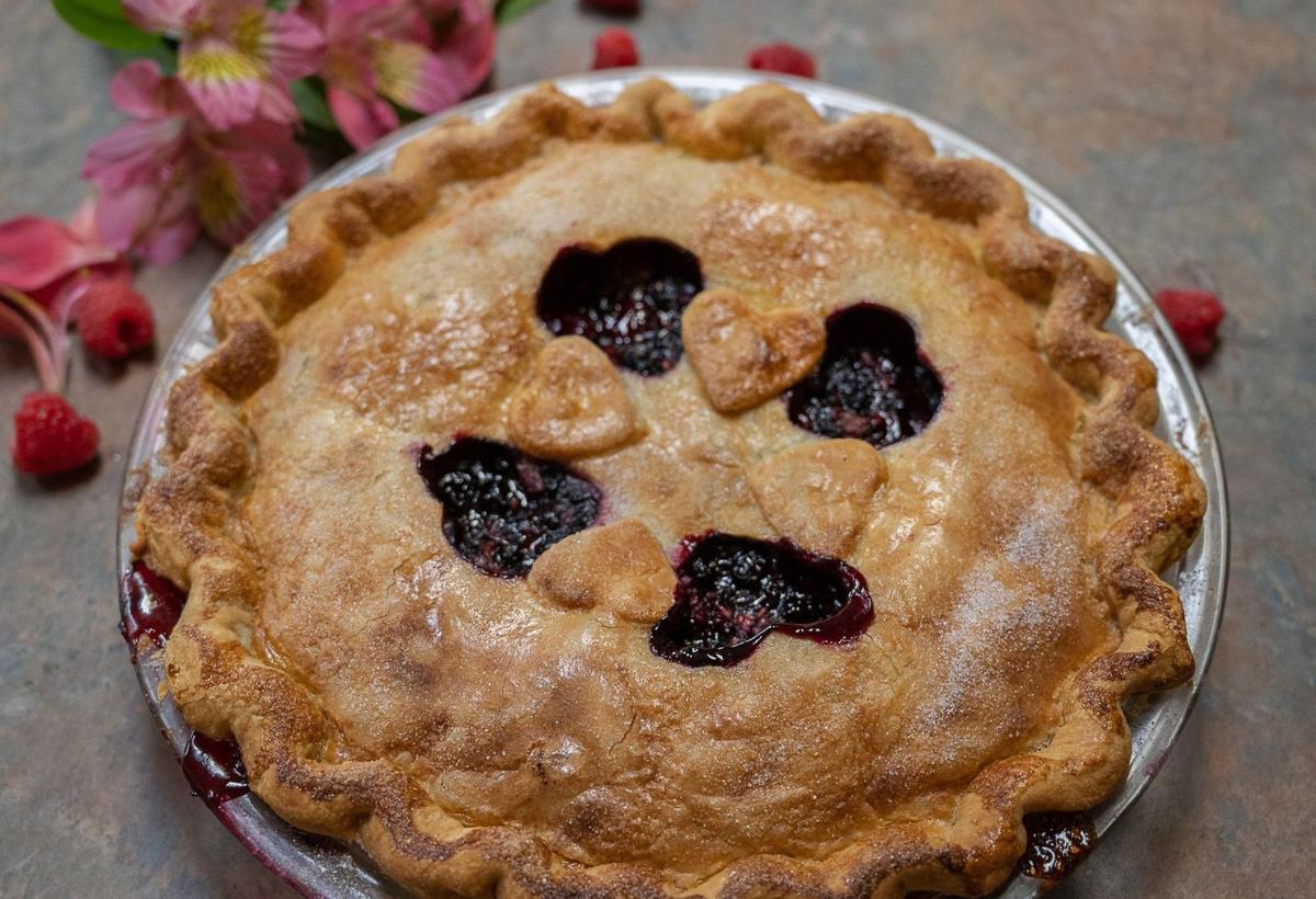 Huckleberry-Raspberry Pie