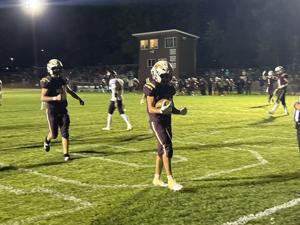 No. 6 Florence-Carlton relies on Schneiter, in return home, in win over No. 1 Tigers