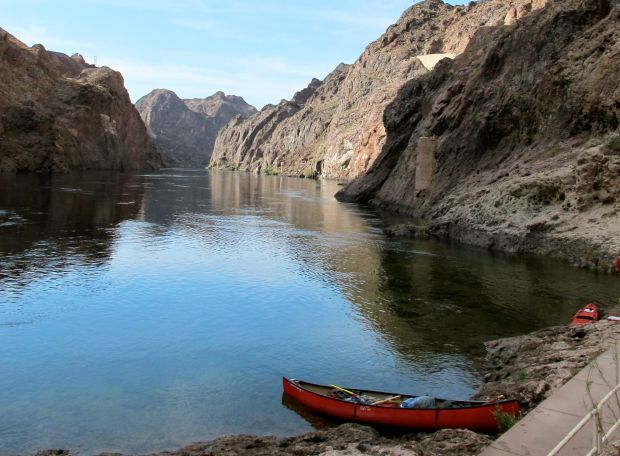 Canyon Vs Colorado >> Just outside Las Vegas, kayaking through a canyon Canyon Vs Colorado >> Just outside Las Vegas, kayaking through a canyon