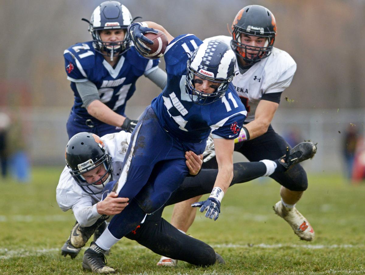Prep Football Eureka Stuns Loyola For Class B Title 31 28