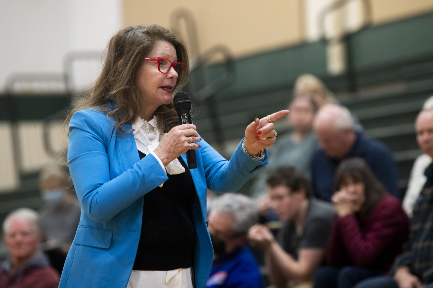 Arntzen hears curriculum, pay concerns in Stevensville