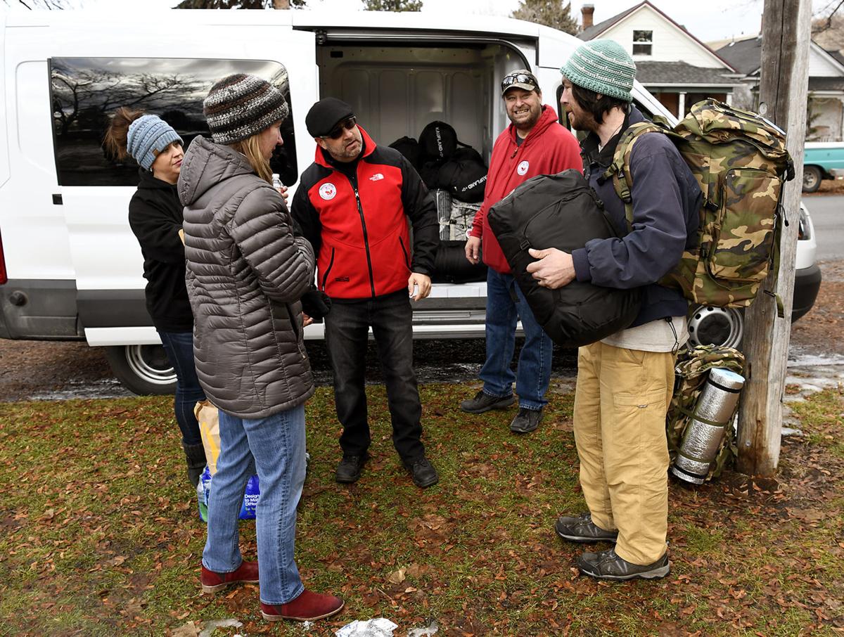 Santa Saks Provides Homeless With Winter Survival Gear News