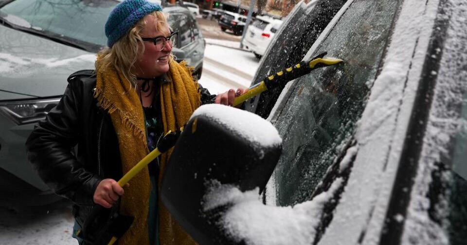 Blast of snow and arctic air leads into frigid weekend