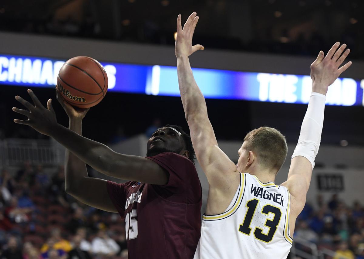Five Questions Facing Montana Grizzlies Men S Basketball Entering