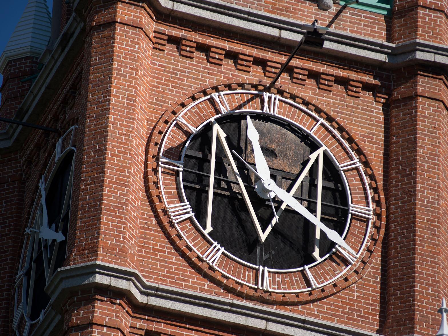 Gap widens between UM, MSU average professor salaries Gap widens between UM, MSU average professor salaries