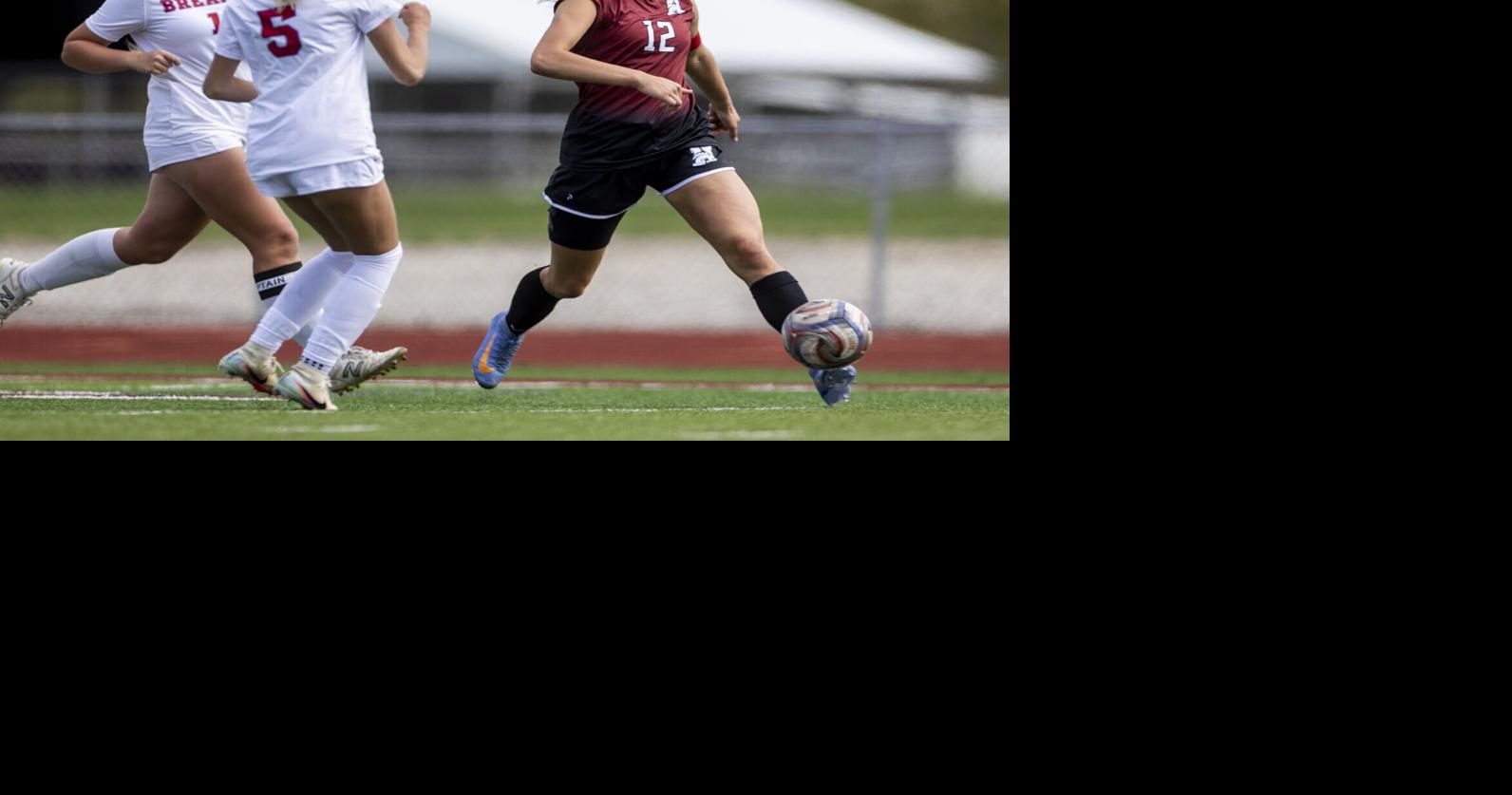 Senior-frosh synchronicity: Electric scoring duo sparks Hamilton girls soccer to 6th-straight win