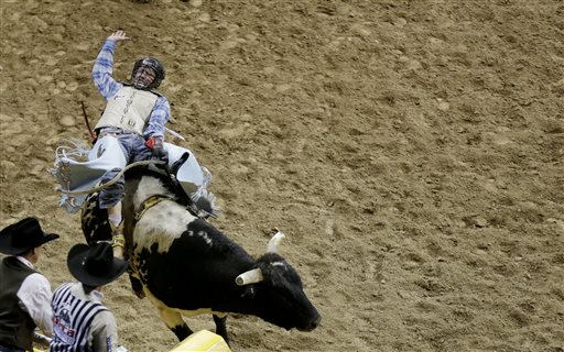 Knowles takes season steer wrestling lead at NFR | Rodeo | missoulian.com