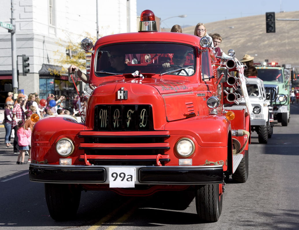 Missoula Rural Fire District shows off restored fire engine at